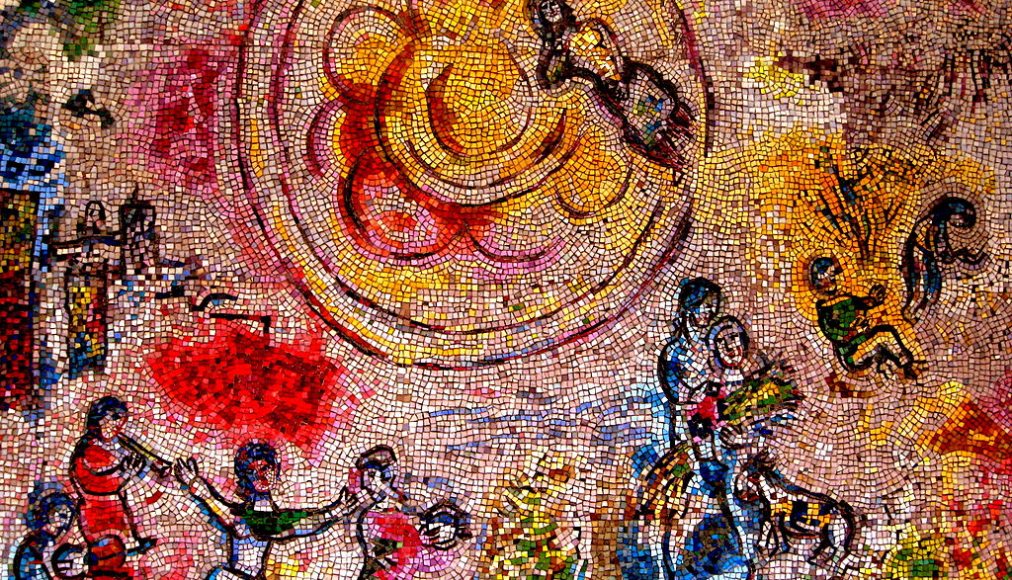 Mosaïque "Les quatre saisons" de Marc Chagall (1974) Mosaïque "Les quatre saisons" de Marc Chagall (1974) / ©Peterfitzgerald, CC BY-SA via Wikimedia Commons