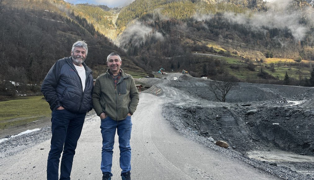 Jean-Louis Bruchez et Marc Maret sur le lieu d’une coulée de lave torrentielle, route de Mauvoisin Jean-Louis Bruchez et Marc Maret sur le lieu d’une coulée de lave torrentielle, route de Mauvoisin / ©CA