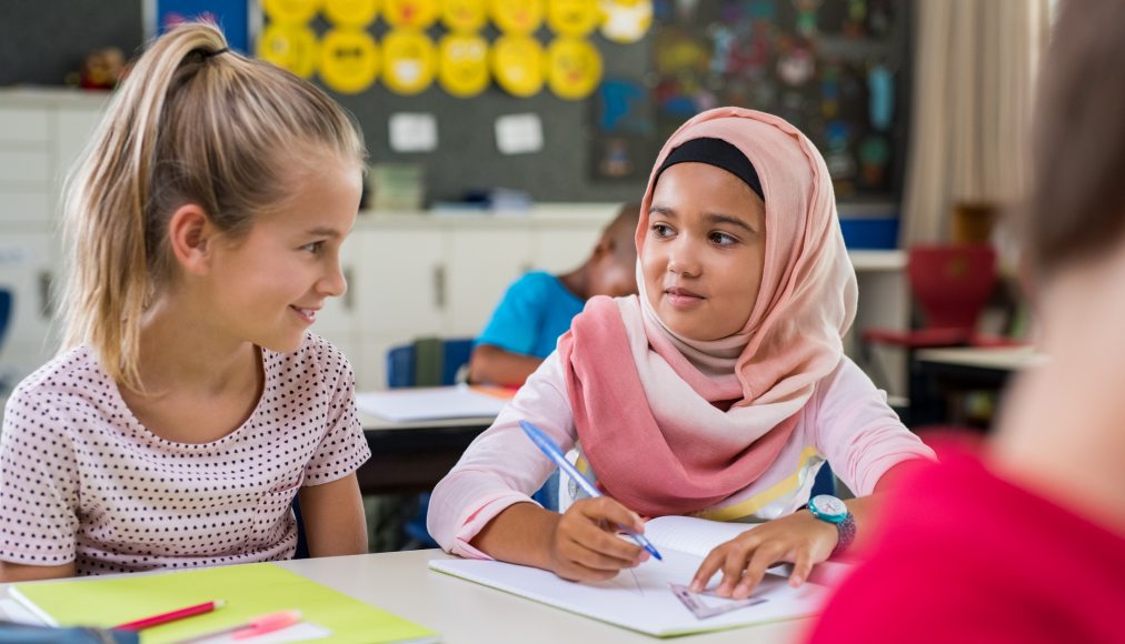 Les questions d’habillement sont l’une des «interférences du religieux avec l’école» Les questions d’habillement sont l’une des «interférences du religieux avec l’école» / ©iStock / Ridofranz