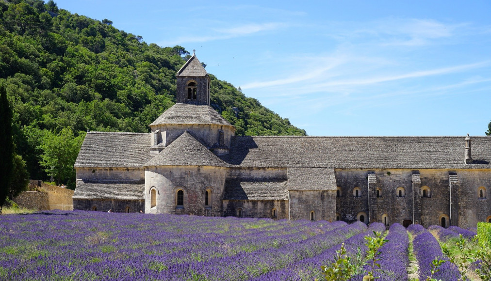 En fond d’écran de son smartphone, Pierre Maudet a choisi une photo de l’abbaye de Sénanque. En fond d’écran de son smartphone, Pierre Maudet a choisi une photo de l’abbaye de Sénanque. / IStock